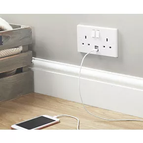 13A 2-Gang DP Switched Socket + 2.1A 2-Outlet Type A USB Charger White 4 13A 2-Gang DP Switched Socket + 2.1A 2-Outlet Type A USB Charger White - Image 2