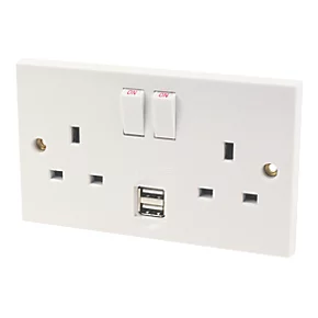 13A 2-Gang DP Switched Socket + 2.1A 2-Outlet Type A USB Charger White 3 13A 2-Gang DP Switched Socket + 2.1A 2-Outlet Type A USB Charger White